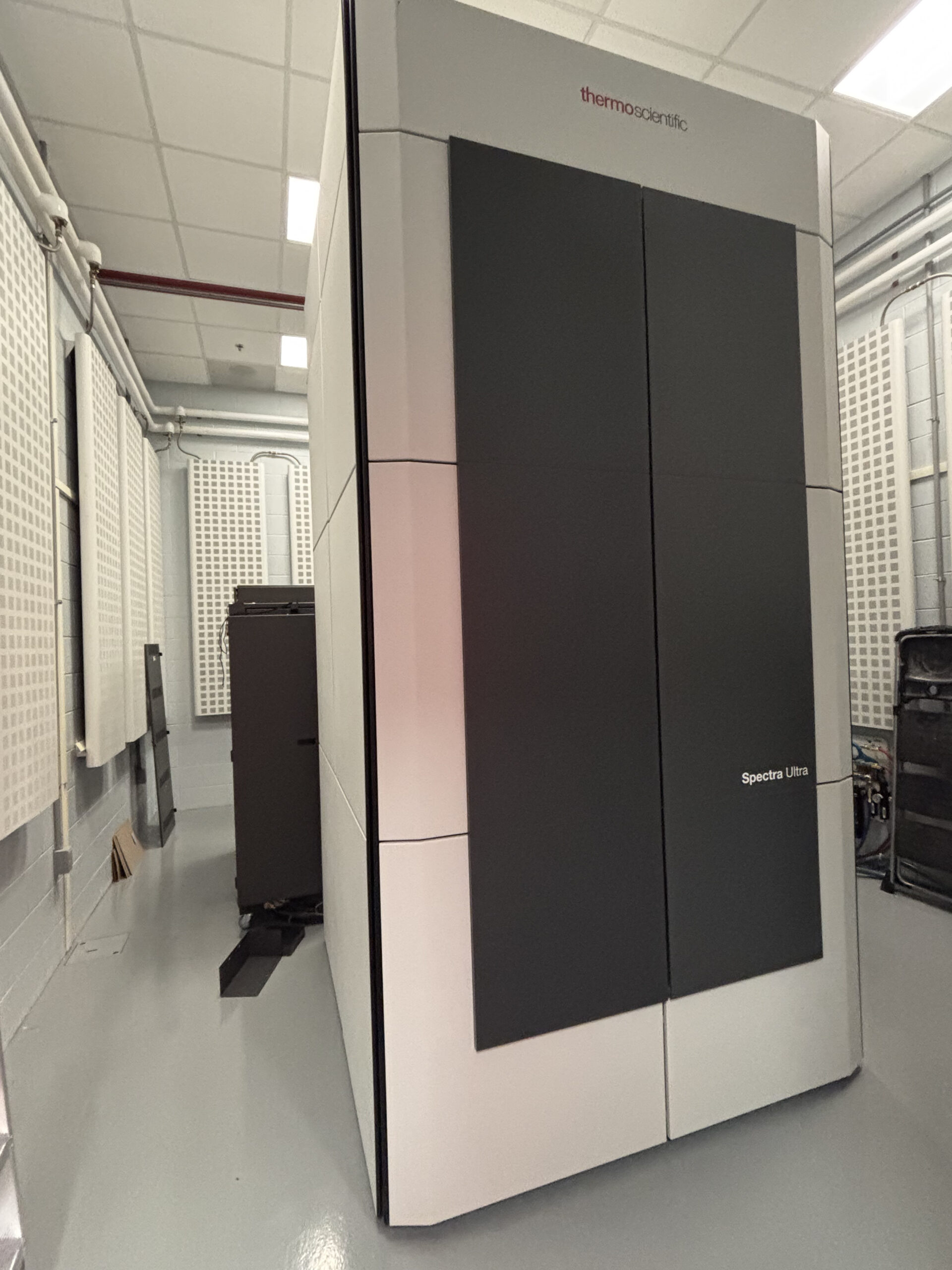 Spectra Ultra microscope in a lab with front viewing window.